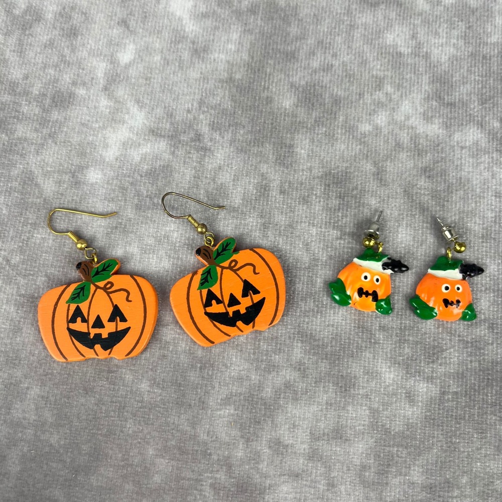 Vtg Halloween Pumpkin Earrings JackOLantern Bats Spooky Gold Hook Post Lot 2‎